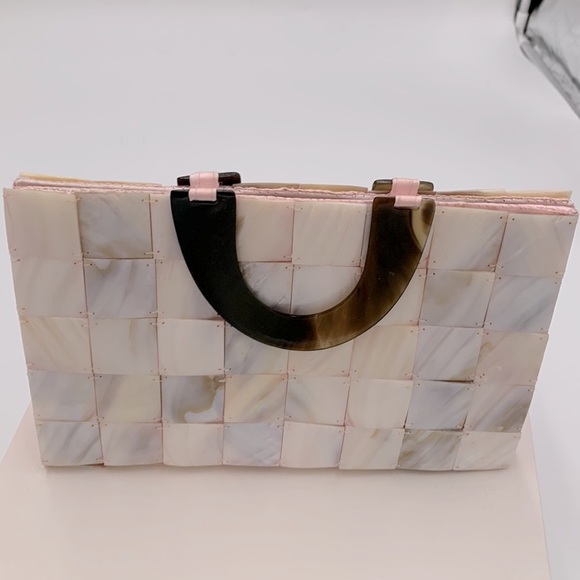 Pink Pearl shell bag - Picture 1 of 10